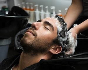 Los mejores masajes capilares para hombres